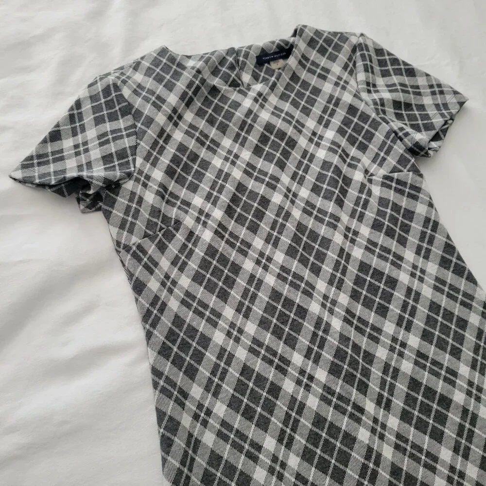 Comfy Casual Tommy Hilfiger Plaid - Picture 3 of 7